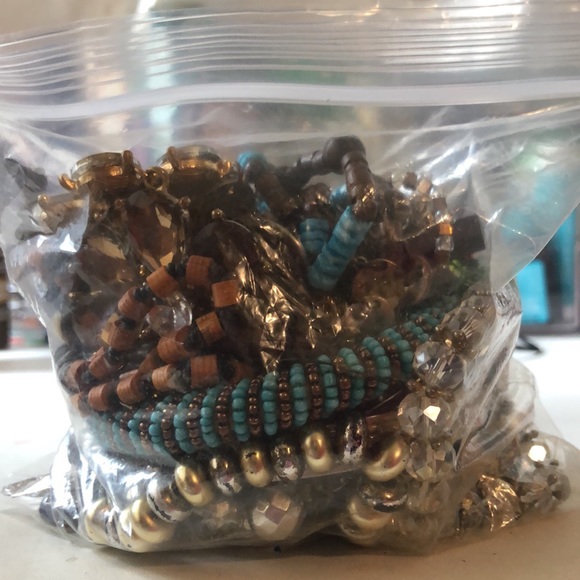 Mystery bag of jewelry - Picture 2 of 5